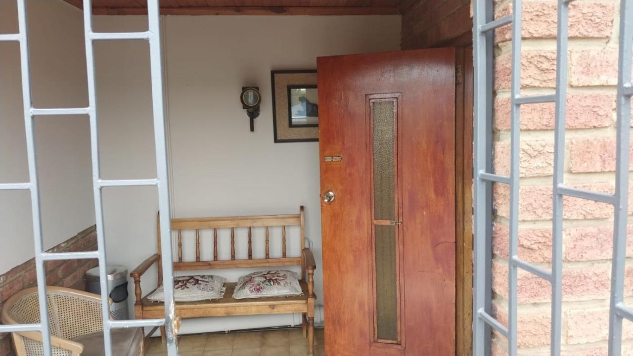 Jay'S Guest House Witbank Bagian luar foto