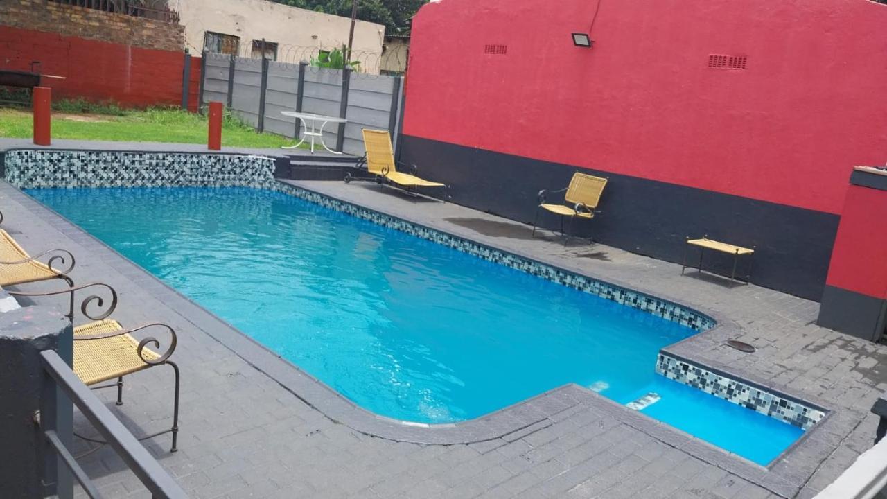 Jay'S Guest House Witbank Bagian luar foto
