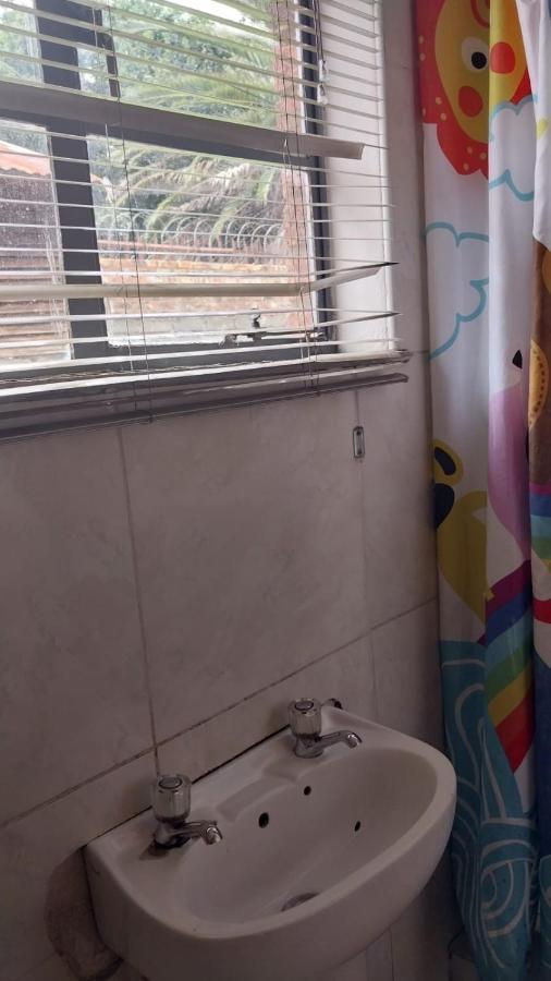 Jay'S Guest House Witbank Bagian luar foto