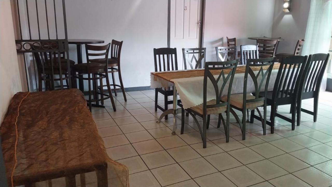 Jay'S Guest House Witbank Bagian luar foto