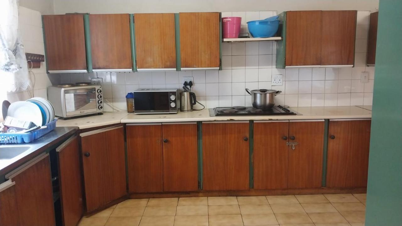 Jay'S Guest House Witbank Bagian luar foto