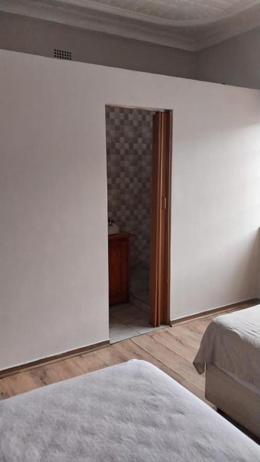 Jay'S Guest House Witbank Bagian luar foto