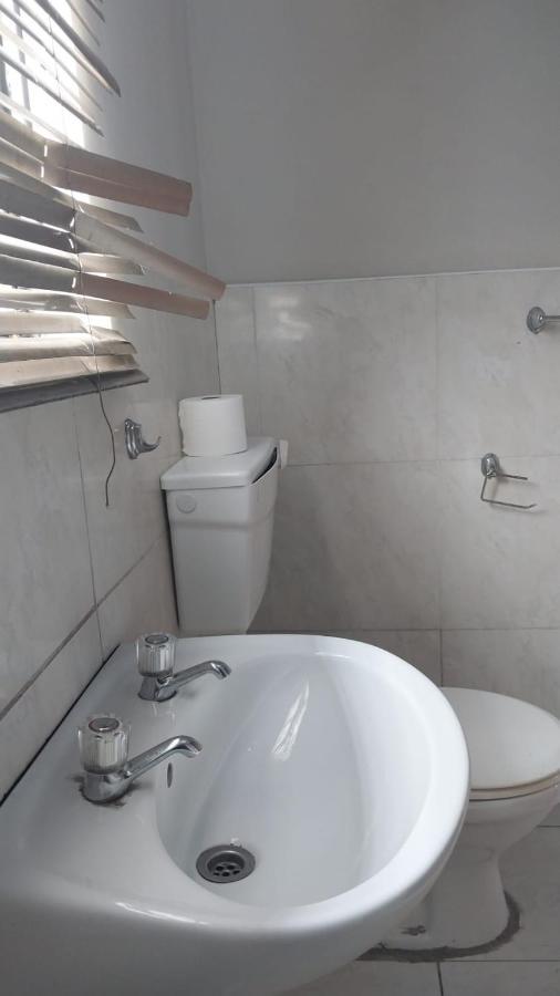 Jay'S Guest House Witbank Bagian luar foto