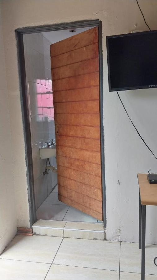 Jay'S Guest House Witbank Bagian luar foto