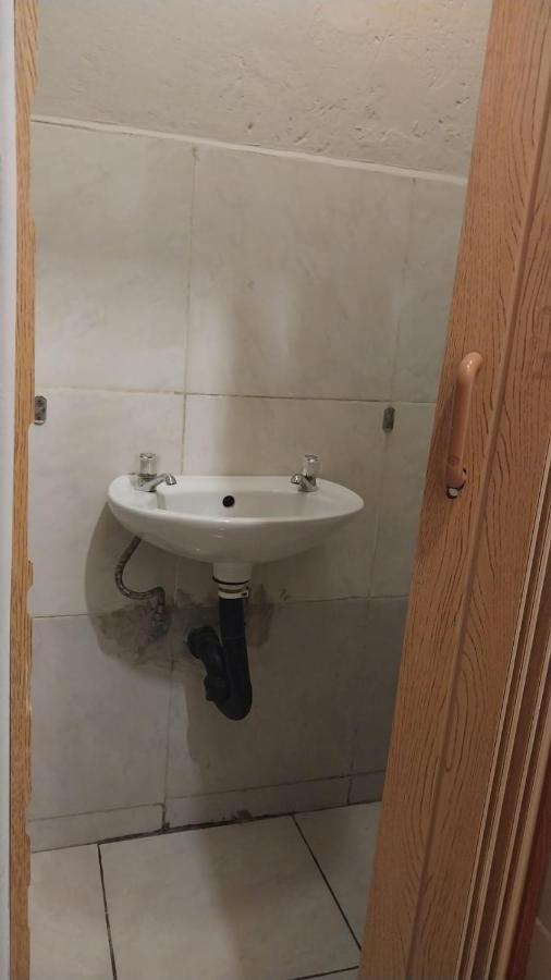 Jay'S Guest House Witbank Bagian luar foto