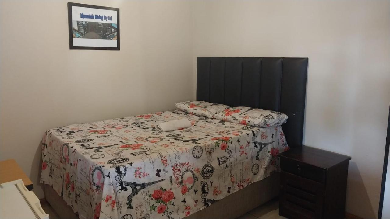 Jay'S Guest House Witbank Bagian luar foto