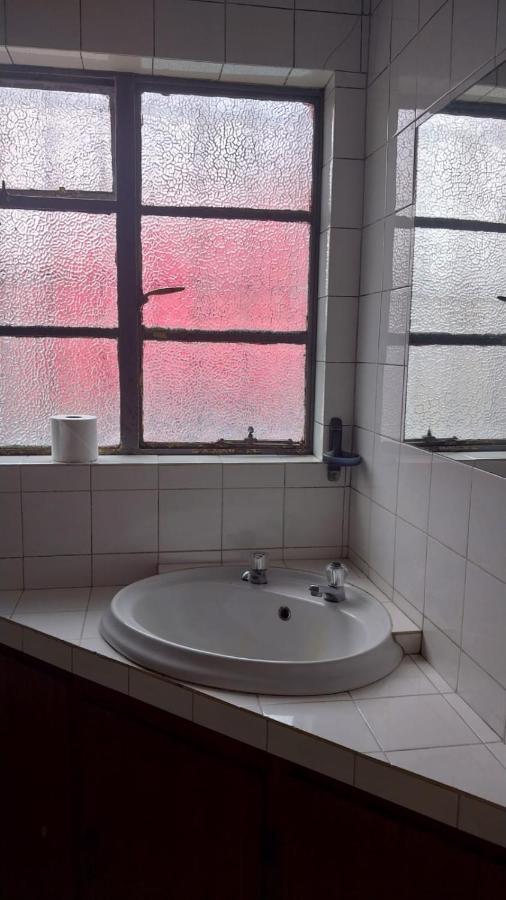 Jay'S Guest House Witbank Bagian luar foto